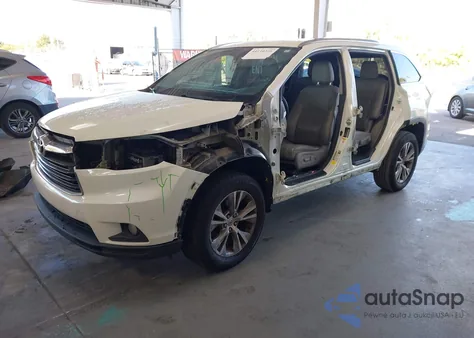 2015 Toyota Highlander Xle V6 from USA, damaged, VIN 5TDKKRFH0FS112808